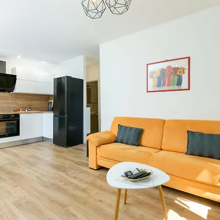 Apartment With Parking Space Supetar, Brac - 27508